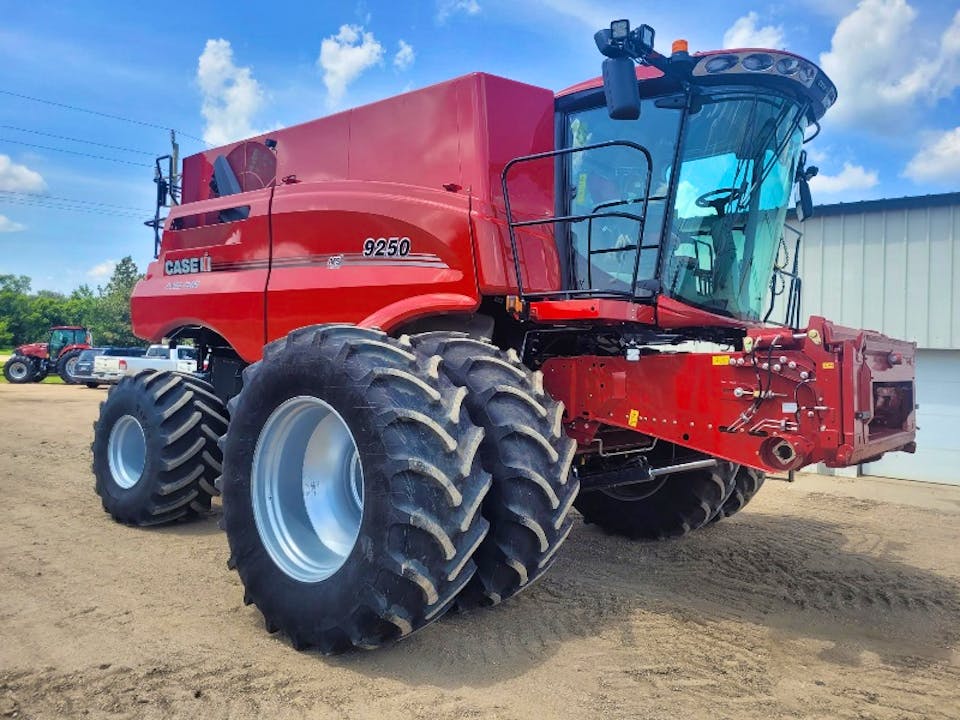 Case IH 9250 Axial-Flow Combine